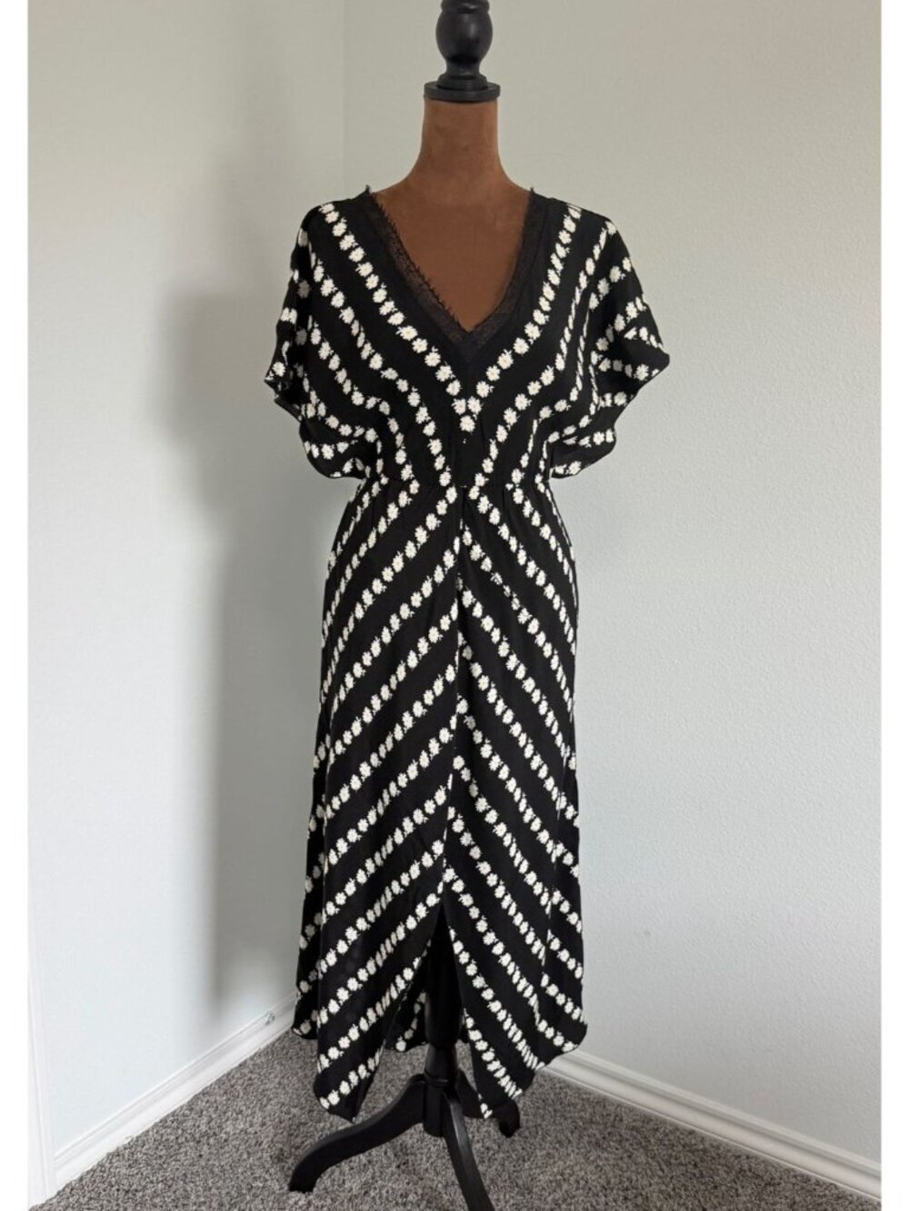 MAJE NWT Floral striped V-Neck Short Sleeve Wardrobe Faux Wrap Midi Dress Size 1